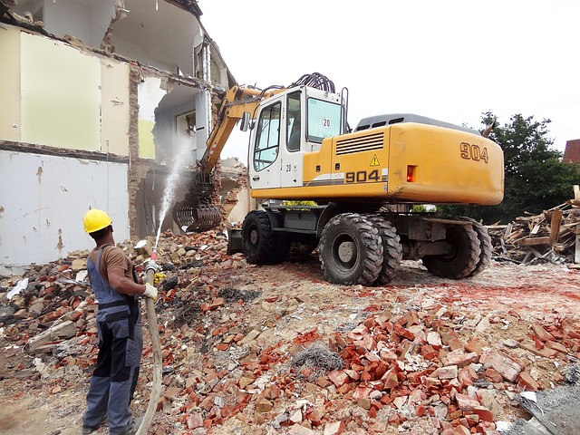 house-demolitions-549667_640